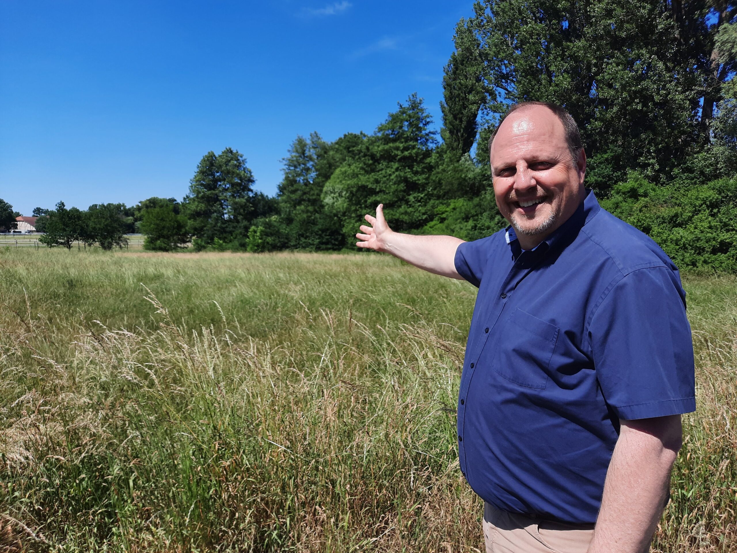 Wotzeldorf: Christian Vogel zeigt wie schön grün es hier ist